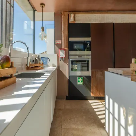 Pink House Santa Cruz * Aldeia dos Cunhados